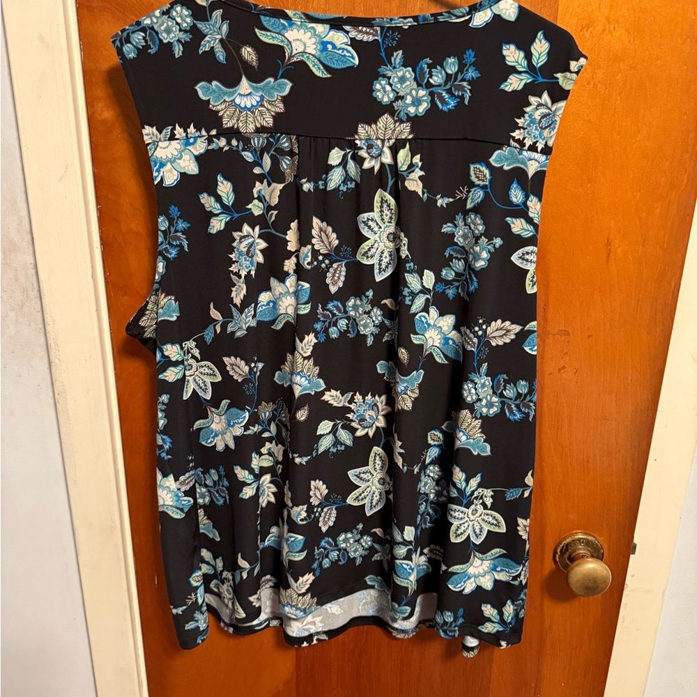 Beacon Floral Tank Top - Picture 8 of 10